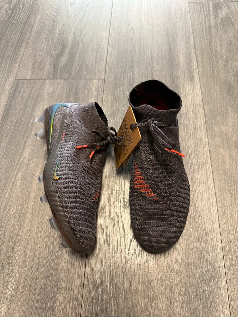 Nike lightweight flyknit